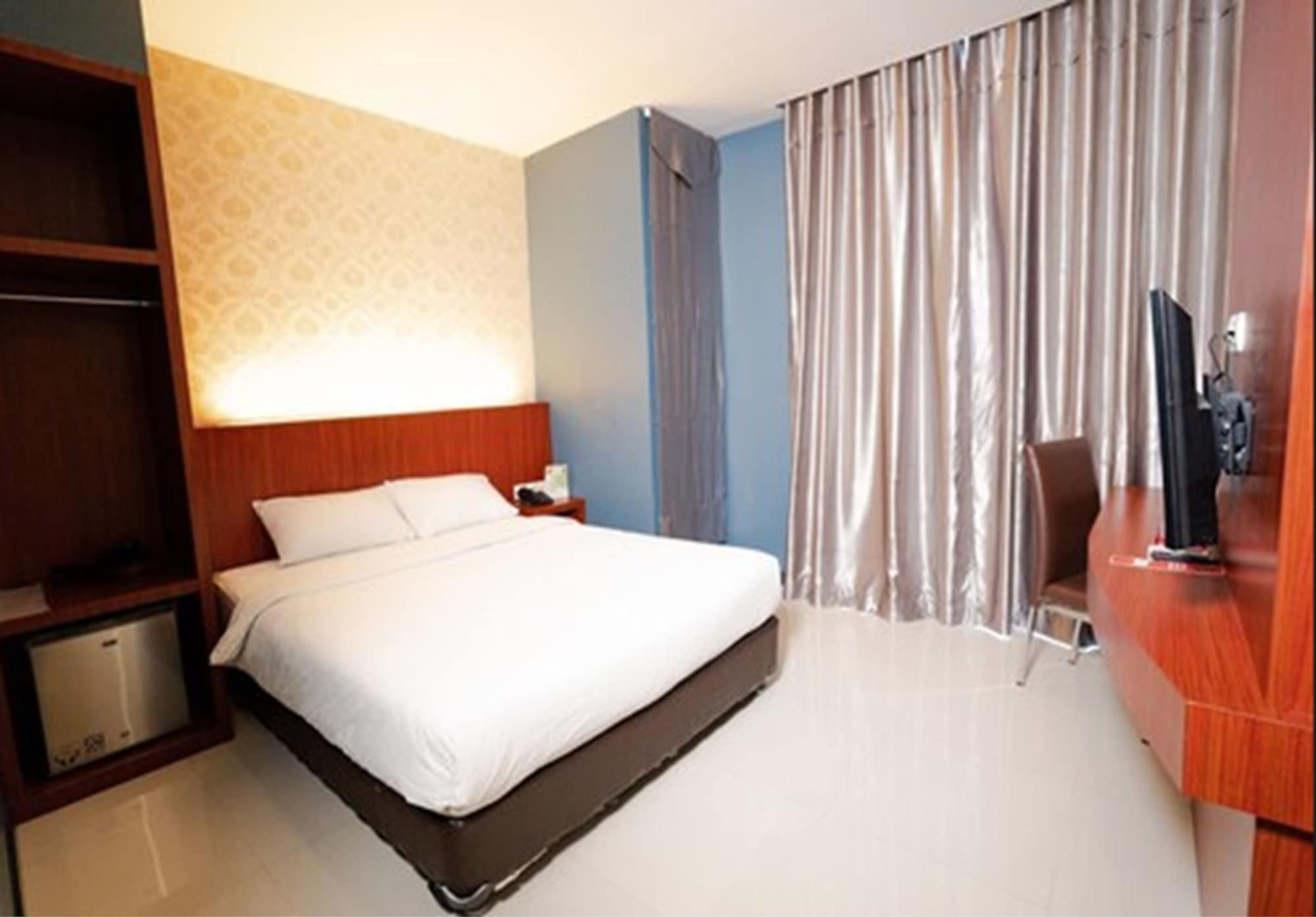 The Crew Hotel Kualanamu International Airport Medan Exterior foto