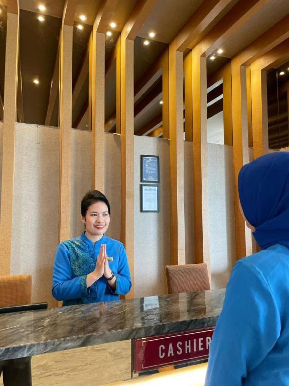 The Crew Hotel Kualanamu International Airport Medan Exterior foto