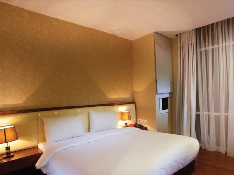 The Crew Hotel Kualanamu International Airport Medan Exterior foto